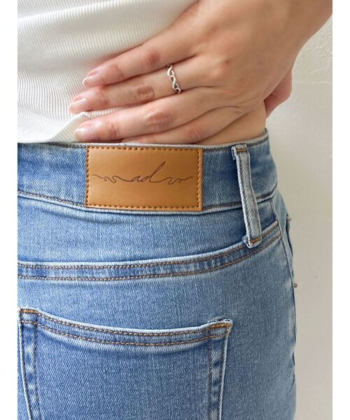 dazzlin(ダズリン)の「【吉田朱里】メイクアップフレアデニムパンツ(デニムパンツ・レディース・ライトブルー/インディゴブルー・X-SMALL/SMALL/MEDIUM/LARGE)」の18枚目の写真