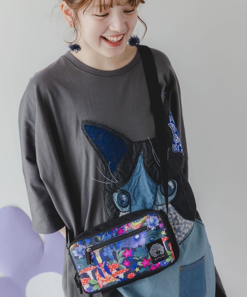 ScoLar（スカラー）の「652439：花柄キノコ2層式ミニショルダー（ショルダーバッグ・レディース・オフホワイト/ブルー/ブラック/レッド・FREE）」の2枚目の写真