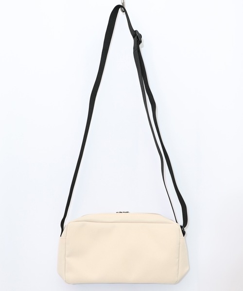 ScoLar（スカラー）の「652439：花柄キノコ2層式ミニショルダー（ショルダーバッグ・レディース・オフホワイト/ブルー/ブラック/レッド・FREE）」の20枚目の写真