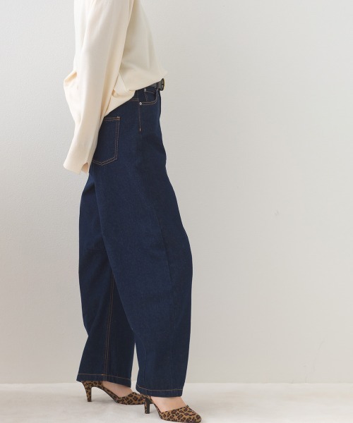 OMNES（オムネス）の「12oz ウォッシュ加工ハイウエストカーブデニムパンツ（デニムパンツ・レディース・ブルー/ネイビー・LARGE/SMALL/MEDIUM）」の9枚目の写真