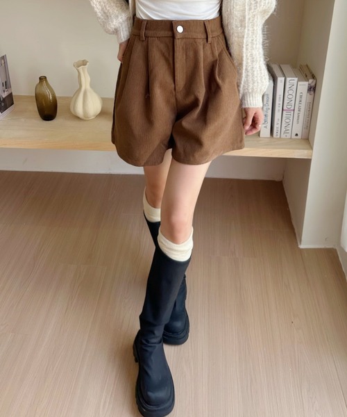 Ada.(エイダ)の「コーデュロイ タックショートパンツ(その他パンツ・レディース・ブラック/アイボリー/ブラウン・M/L)」の6枚目の写真