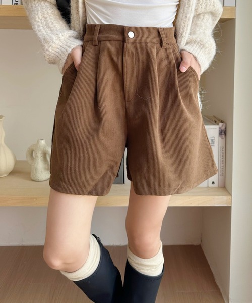 Ada.(エイダ)の「コーデュロイ タックショートパンツ(その他パンツ・レディース・ブラック/アイボリー/ブラウン・M/L)」の11枚目の写真