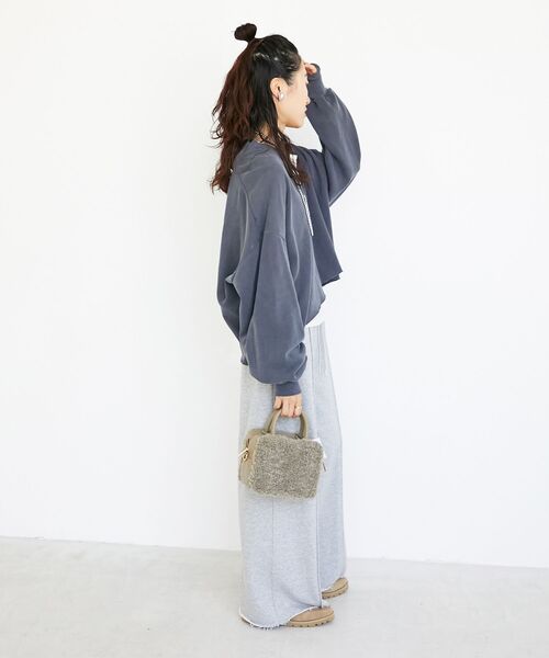 le.coeur blanc(ルクールブラン)の「ヴィンテージ裏毛ショートプルオーバー(Tシャツ/カットソー・レディース・ネイビー/ベージュ・38)」の4枚目の写真