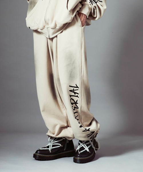 Theater code(シアターコード)の「Distressed sweatpants/汚れ加工スウェットパンツ 秋 秋服メンズ 2026年秋冬(スウェットパンツ・メンズ・ブラック/ベージュ・M/L)」の2枚目の写真