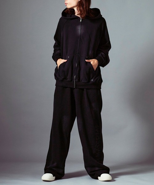 Theater code(シアターコード)の「Distressed sweatpants/汚れ加工スウェットパンツ 秋 秋服メンズ 2026年秋冬(スウェットパンツ・メンズ・ブラック/ベージュ・M/L)」の7枚目の写真