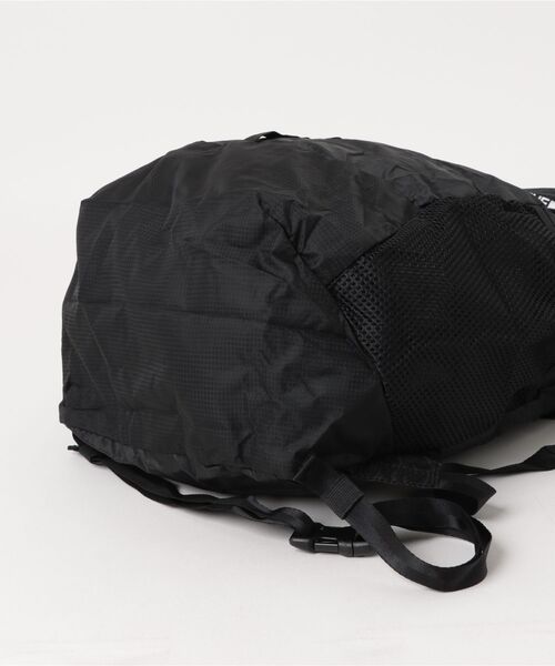 THE NORTH FACE(ザノースフェイス)の「【THE NORTH FACE/ザ ノースフェイス】MAYFLY PACK 22(バックパック/リュック・メンズ・ブラック・FREE)」の3枚目の写真