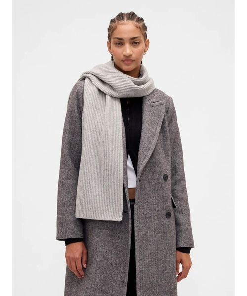 GAP（ギャップ）の「Cashsoft カシミヤタッチ マフラー（マフラー・メンズ・ブラック/グレー・ONE SIZE）」の2枚目の写真