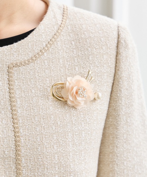AIMER（エメ）の「3Dミニフラワーブローチ（ブローチ/コサージュ・レディース・ベージュ/ブルーグレー・FREE）」の8枚目の写真