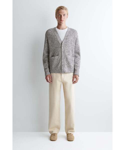 COS（コス）の「フレックドVネックジップアップカーディガン（カーディガン/ボレロ・メンズ・ブラウン系その他・XS/S/M/L）」の7枚目の写真