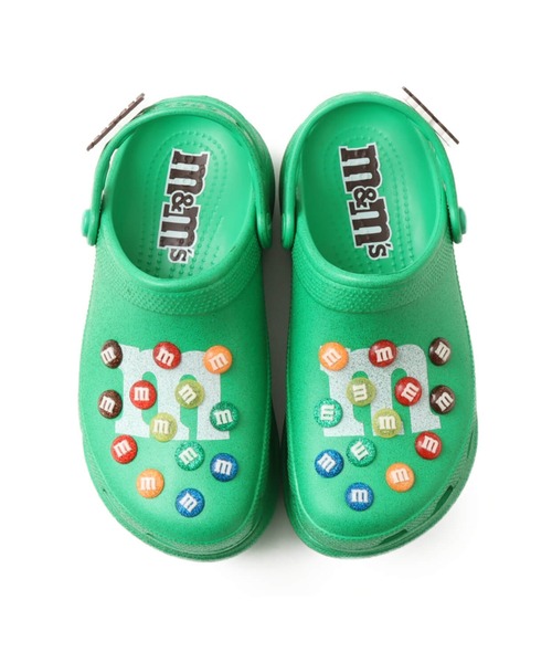 crocs（クロックス）の「crocs M&Ms Crocs Bae Clog / クロックス エムアンドエムズ クロックス ベイ クロッグ（サンダル・レディース・グリーン・24.0cm/23.0cm/22.0cm/25.0cm）」の2枚目の写真