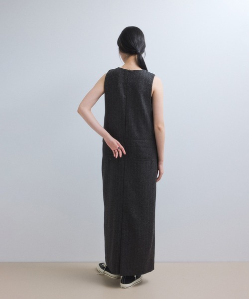 ADAM ET ROPE'(アダムエロペ)の「【WEB限定】ストレートセミツイードワンピース(ワンピース・レディース・ブラック系その他/チャコールグレー/ベージュ系その他・36/38)」の5枚目の写真