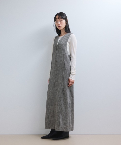ADAM ET ROPE'(アダムエロペ)の「【WEB限定】ストレートセミツイードワンピース(ワンピース・レディース・ブラック系その他/チャコールグレー/ベージュ系その他・36/38)」の7枚目の写真