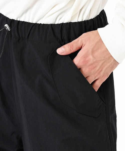 NEW BALANCE（ニューバランス）の「タスランワイドパンツ（スウェットパンツ・メンズ・ライトグレー/ブラック・MEDIUM/LARGE/X-LARGE/SMALL）」の3枚目の写真