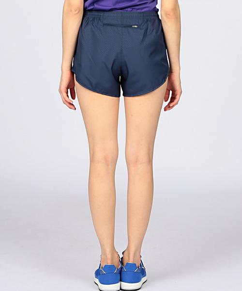 NIKE(ナイキ)の「NIKE(ナイキ) ウィメンズ アイランドモダンテンポショート(その他パンツ・レディース・ブラック/ネイビー・MEDIUM/SMALL)」の3枚目の写真