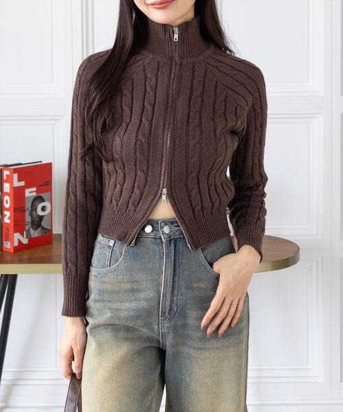 clear（クリア）の「ダブルジップケーブルハイネックニットトップス［大人 カジュアル 着回し力抜群］≪AW新作≫（ニット/セーター・レディース・ブラウン/アイボリー/杢グレー・F）」の4枚目の写真