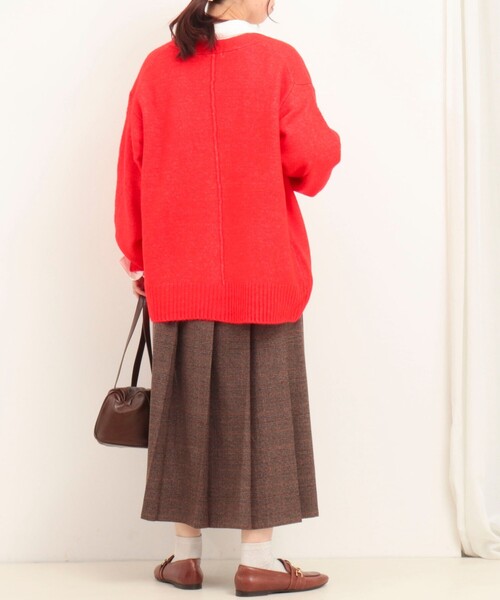 fredy couleur（フレディクルール）の「ヤクライクＶネックワイドカーディガン（カーディガン/ボレロ・レディース・ベージュ/ライトグレー/チャコールグレー/レッド/ブルー/オフホワイト/ブラック・38）」の10枚目の写真