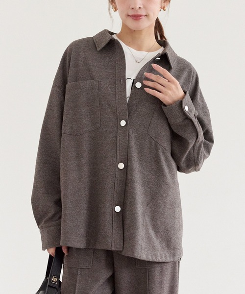 LAVEANGE(ラビアンジェ)の「起毛カットソーシャツブルゾン│セットアップ対応/ライトアウター/大人カジュアル/旬アウター(シャツ/ブラウス・レディース・ブラック/ブラウン・M/LL/3L/4L/5L)」の2枚目の写真