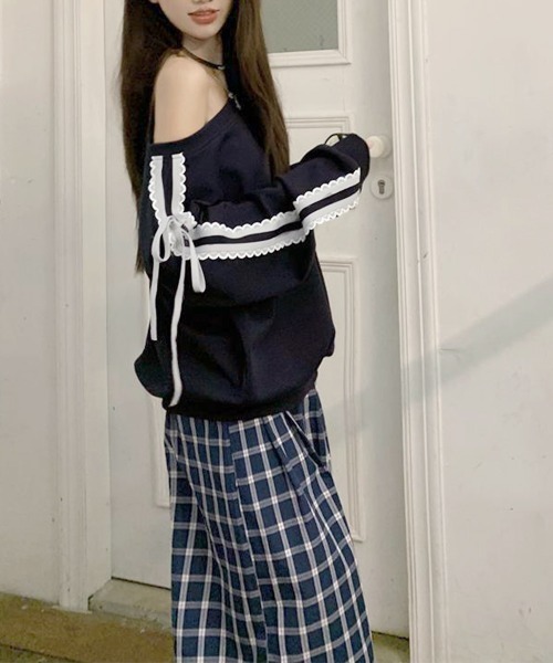 Miniministore(ミニミニストア)の「オフショルダースウェット長袖レースリボン(スウェット・レディース・ネイビー/グレー・FREE)」の5枚目の写真