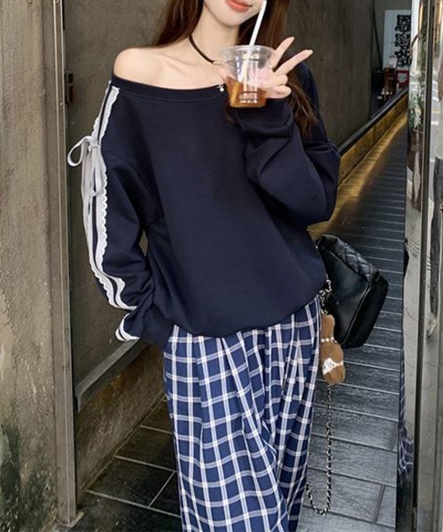 Miniministore(ミニミニストア)の「オフショルダースウェット長袖レースリボン(スウェット・レディース・ネイビー/グレー・FREE)」の13枚目の写真