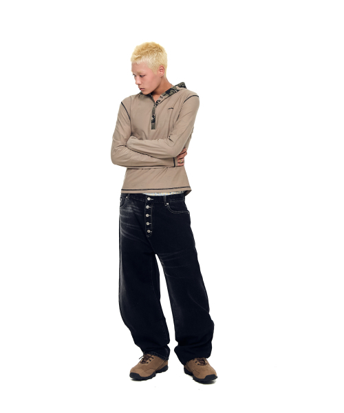 AAKAM（アーカム）の「Side Washed Button Denim Pants (Black)（デニムパンツ・レディース・その他・1/2）」の2枚目の写真