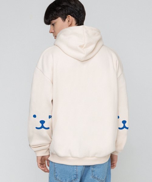 GRAVER（グレーバー）の「[ユニセックス]エルボウパピーフェイススマイルフードパーカー_クリーム/ブルーロゴ（パーカー・レディース・アイボリー・X-LARGE/SMALL/MEDIUM/LARGE）」の2枚目の写真