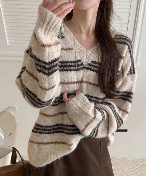 ONEP STAR(ワンピスター)の「マルチボーダーVネックニットプルオーバー(ニット/セーター・レディース・ブラウン/ベージュ・FREE)」の8枚目の写真