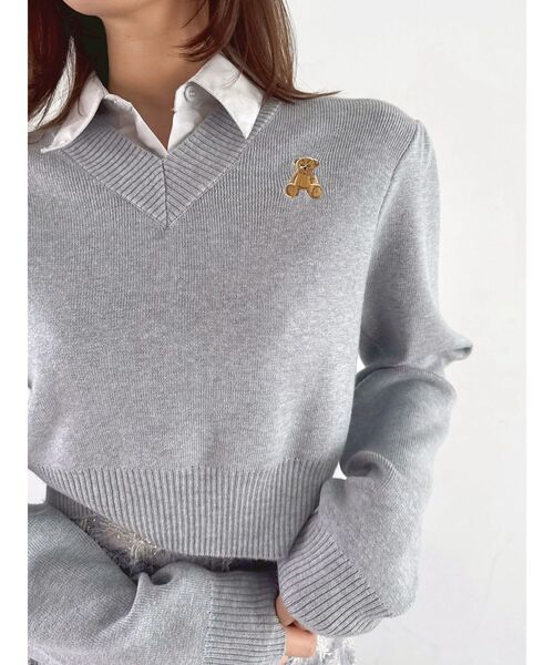POLO BCS(ポロ ビーシーエス)の「【POLO BCSコラボ】レーススカーフベア刺繍ニットトップス(ニット/セーター・レディース・アイボリー/グレー/ネイビー/ベージュ・FREE)」の5枚目の写真