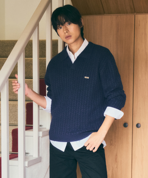 WEDNESDAY OASIS（ウェンズデーオアシス）の「ブリティッシュケーブルオープンカラー ニット_NAVY(WC25-KN74)（ニット/セーター・メンズ・ネイビー・MEDIUM/LARGE）」の2枚目の写真