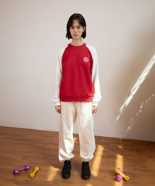 MENASOO（ミナス）の「CIRCLE LETTERING REGLAN SWEATSHIRT_RED（スウェット・レディース・その他・FREE）」の2枚目の写真