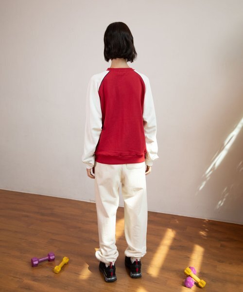 MENASOO（ミナス）の「CIRCLE LETTERING REGLAN SWEATSHIRT_RED（スウェット・レディース・その他・FREE）」の4枚目の写真