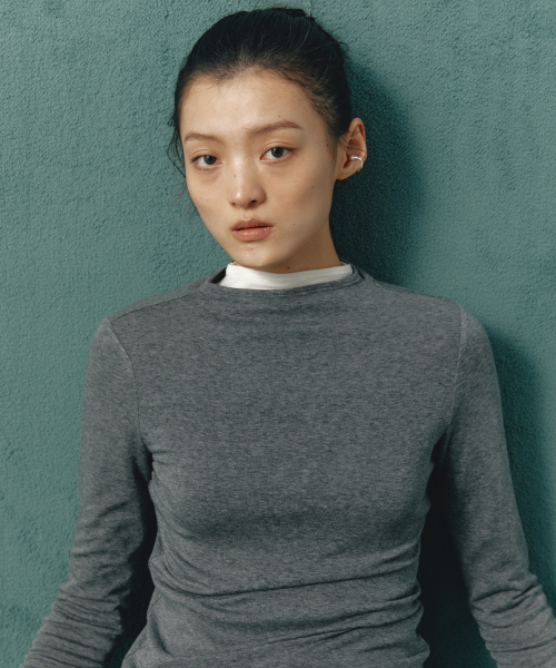 EN OR(エンオール)の「STRETCH RAGLAN T-SHIRTS - DARK GREY(Tシャツ/カットソー・レディース・その他・FREE)」の4枚目の写真