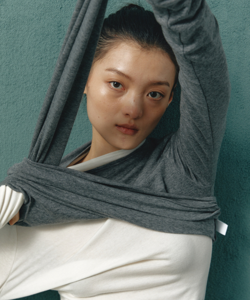 EN OR(エンオール)の「STRETCH RAGLAN T-SHIRTS - DARK GREY(Tシャツ/カットソー・レディース・その他・FREE)」の5枚目の写真
