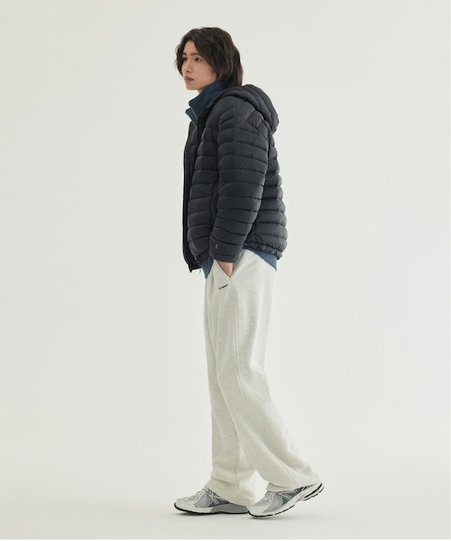 COVERNAT(カバーナット)の「COVERLIGHT PACKABLE HOODIE DOWN(ダウンジャケット/コート・メンズ・ダークブルー/ベージュ系その他/ブラック・X-LARGE/LARGE/MEDIUM/SMALL/XX-LARGE/X-SMALL)」の7枚目の写真