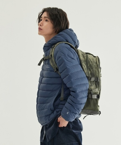 COVERNAT(カバーナット)の「COVERLIGHT PACKABLE HOODIE DOWN(ダウンジャケット/コート・メンズ・ダークブルー/ベージュ系その他/ブラック・X-LARGE/LARGE/MEDIUM/SMALL/XX-LARGE/X-SMALL)」の16枚目の写真