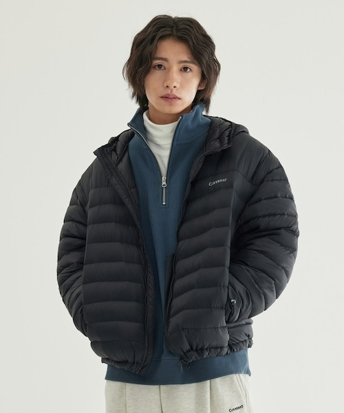 COVERNAT(カバーナット)の「COVERLIGHT PACKABLE HOODIE DOWN(ダウンジャケット/コート・メンズ・ダークブルー/ベージュ系その他/ブラック・X-LARGE/LARGE/MEDIUM/SMALL/XX-LARGE/X-SMALL)」の4枚目の写真