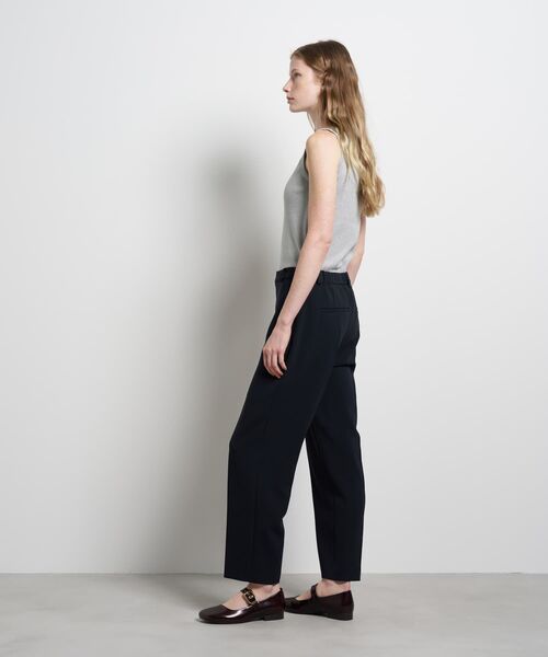 LANVIN en Bleu(ランバンオンブルー)の「トリアセテートテーパードパンツ(その他パンツ・レディース・ネイビー/ブラック・36/38/40)」の4枚目の写真