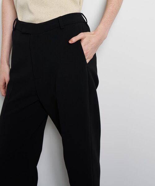 LANVIN en Bleu(ランバンオンブルー)の「トリアセテートテーパードパンツ(その他パンツ・レディース・ネイビー/ブラック・36/38/40)」の17枚目の写真