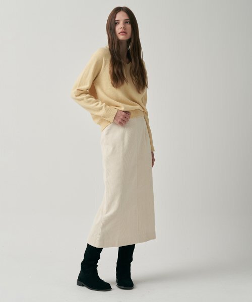 MOTT（モット）の「コーデュロイスリットスカート - アイボリー（スカート・レディース・その他・SMALL/MEDIUM）」の2枚目の写真