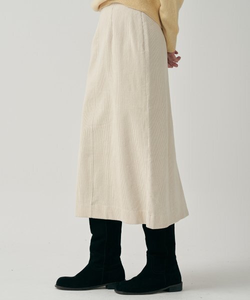 MOTT（モット）の「コーデュロイスリットスカート - アイボリー（スカート・レディース・その他・SMALL/MEDIUM）」の3枚目の写真