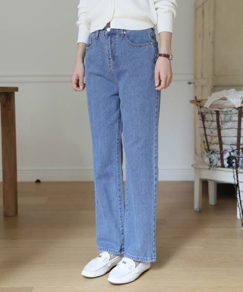 GCLIP（ジクリップ）の「ヴィンテージポイントウォッシングストレートジーンズ（デニムパンツ・レディース・ブルー・SMALL/MEDIUM/LARGE）」の3枚目の写真