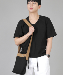 SAINTCREW（セントクルー）の「Minimal Mini Crossbody Bag MMC-129 Camel Black（メッセンジャーバッグ）」
