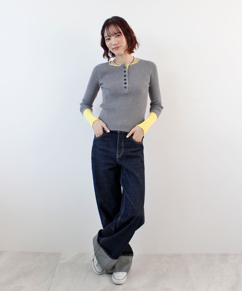 ABYS(アビス)の「《26SS 新作》ヘンリーネック配色リブニットトップス(ニット/セーター・レディース・ネイビー/アイボリー/グレー・FREE)」の10枚目の写真