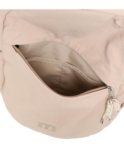 Samsonite Red（サムソナイトレッド）の「【SAMSONITE RED/サムソナイトレッド】 SAC'S BAR別注 PUFFY OVERNIGHTER ROUND BACKPACK（バックパック/リュック・レディース・ブラック/グレイッシュベージュ・FREE）」の8枚目の写真