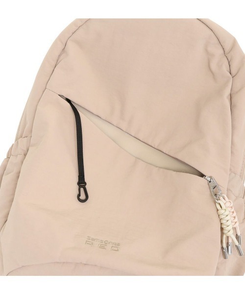 Samsonite Red（サムソナイトレッド）の「【SAMSONITE RED/サムソナイトレッド】 SAC'S BAR別注 PUFFY OVERNIGHTER ROUND BACKPACK（バックパック/リュック・レディース・ブラック/グレイッシュベージュ・FREE）」の9枚目の写真