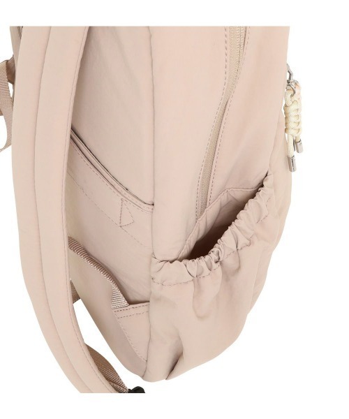 Samsonite Red（サムソナイトレッド）の「【SAMSONITE RED/サムソナイトレッド】 SAC'S BAR別注 PUFFY OVERNIGHTER ROUND BACKPACK（バックパック/リュック・レディース・ブラック/グレイッシュベージュ・FREE）」の12枚目の写真