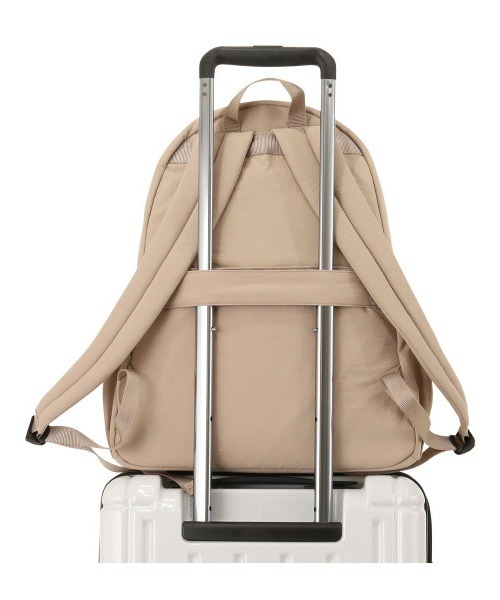 Samsonite Red（サムソナイトレッド）の「【SAMSONITE RED/サムソナイトレッド】 SAC'S BAR別注 PUFFY OVERNIGHTER ROUND BACKPACK（バックパック/リュック・レディース・ブラック/グレイッシュベージュ・FREE）」の17枚目の写真