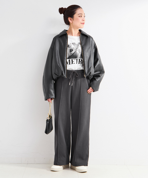 B.C STOCK（ベーセーストック）の「ウォッシャブル / 裏毛ピンタックストレートパンツ（スウェットパンツ・レディース・チャコールグレー/ブラック・SMALL/MEDIUM）」の21枚目の写真