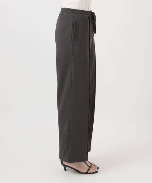 B.C STOCK（ベーセーストック）の「ウォッシャブル / 裏毛ピンタックストレートパンツ（スウェットパンツ・レディース・チャコールグレー/ブラック・SMALL/MEDIUM）」の10枚目の写真