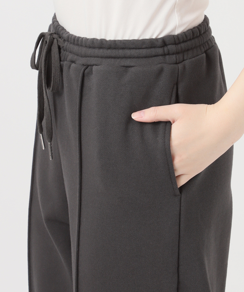 B.C STOCK（ベーセーストック）の「ウォッシャブル / 裏毛ピンタックストレートパンツ（スウェットパンツ・レディース・チャコールグレー/ブラック・SMALL/MEDIUM）」の13枚目の写真