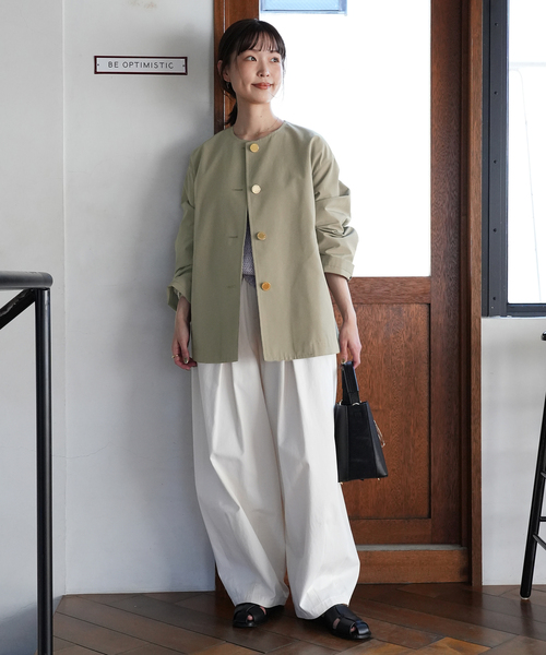 Traditional Weatherwear（トラディショナルウェザーウェア）の「TRADITIONAL WEATHERWEAR SLOBE別注 LINTON N/C SHORT（ノーカラーコート・レディース・カーキ・34/32）」の2枚目の写真